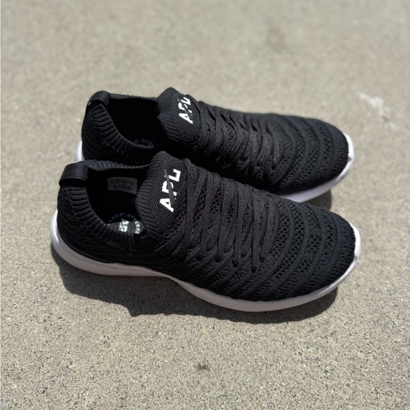 APL techloom wave black athletic running shoes women’s size 7 EUC - Picture 1 of 8